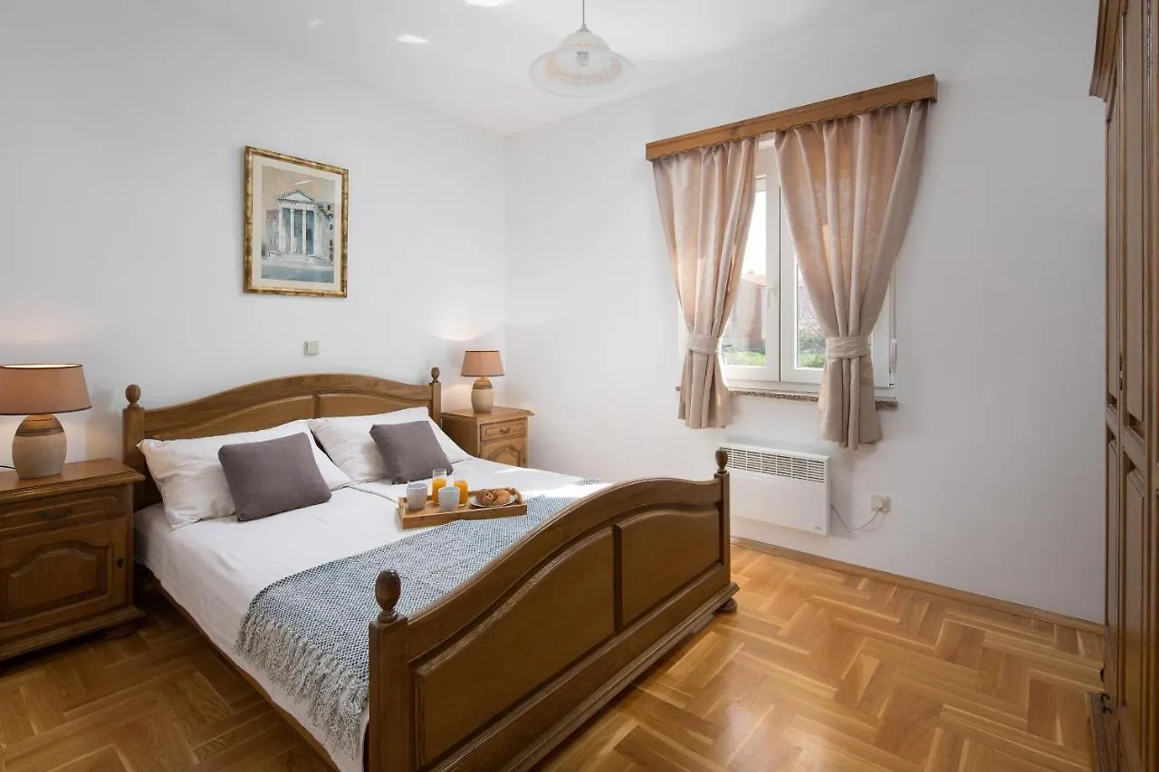 Apartment Mozart Medulin 0*,